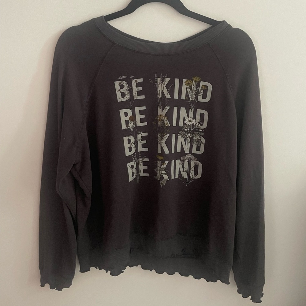 “be kind” long sleeve tee